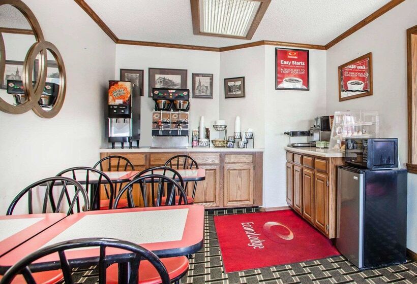 Отель Econo Lodge