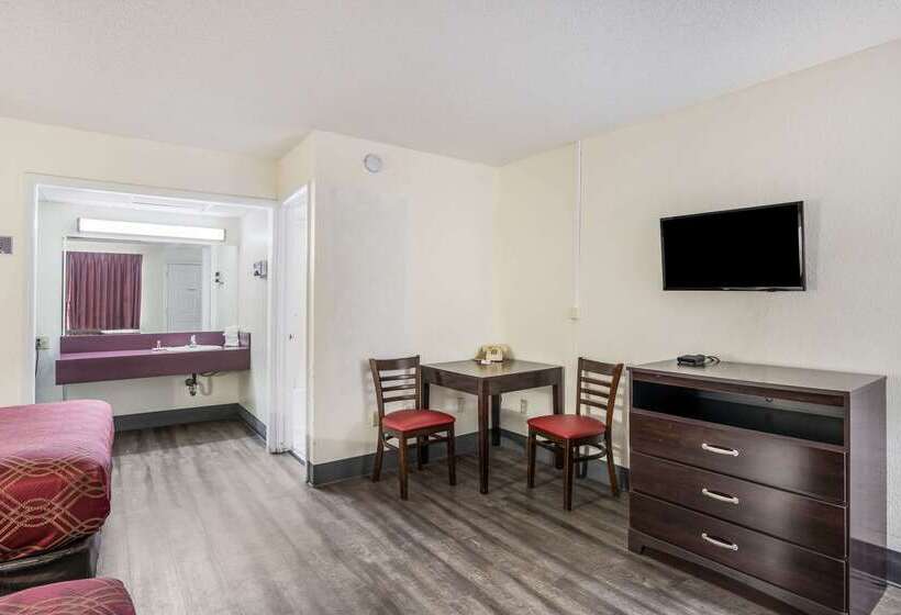 Отель Econo Lodge