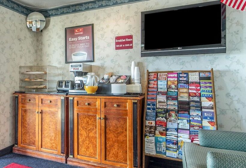 فندق Econo Lodge Castro Valley I580