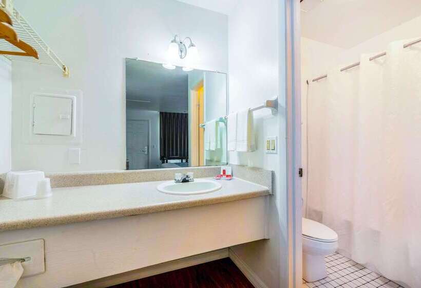 فندق Econo Lodge