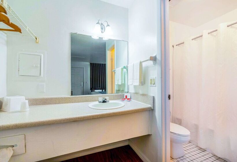 فندق Econo Lodge