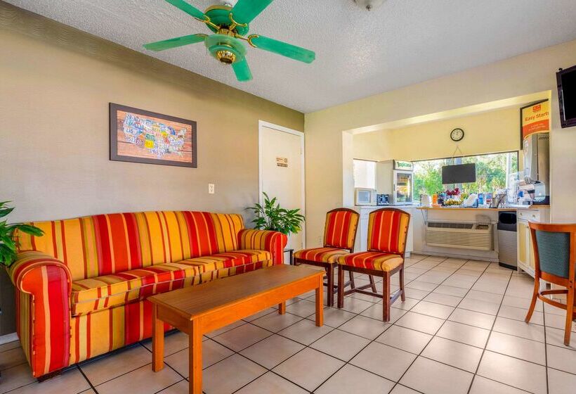 فندق Econo Lodge