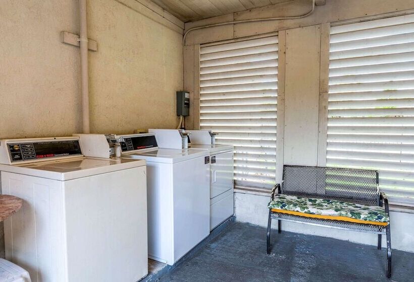 فندق Econo Lodge