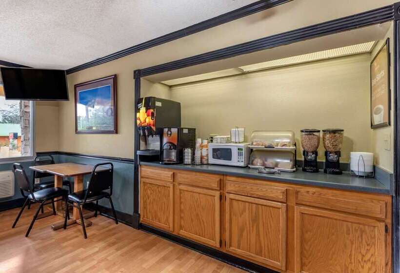 فندق Econo Lodge