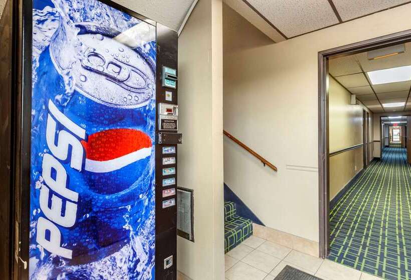 فندق Econo Lodge Hays I 70