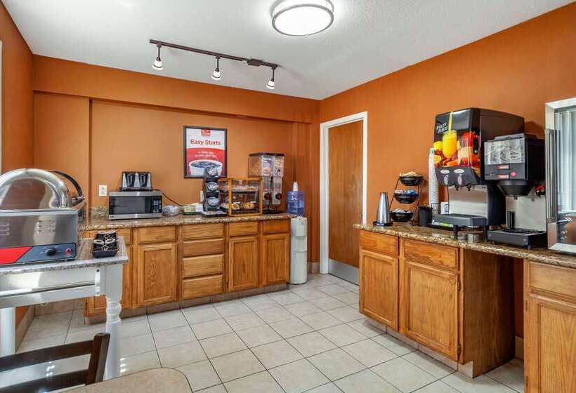 فندق Econo Lodge Hays I 70