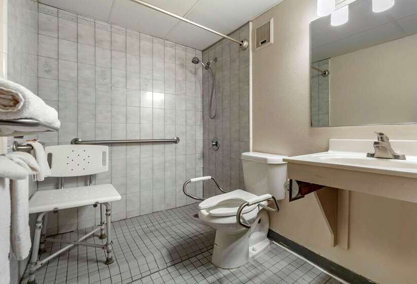 فندق Econo Lodge Hays I 70