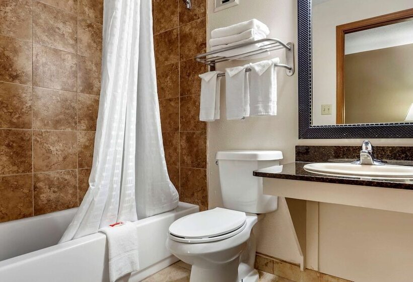 فندق Econo Lodge Hays I 70