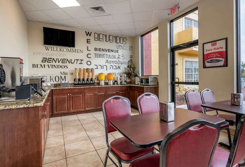 酒店 Econo Lodge Inn & Suites Maingate Central