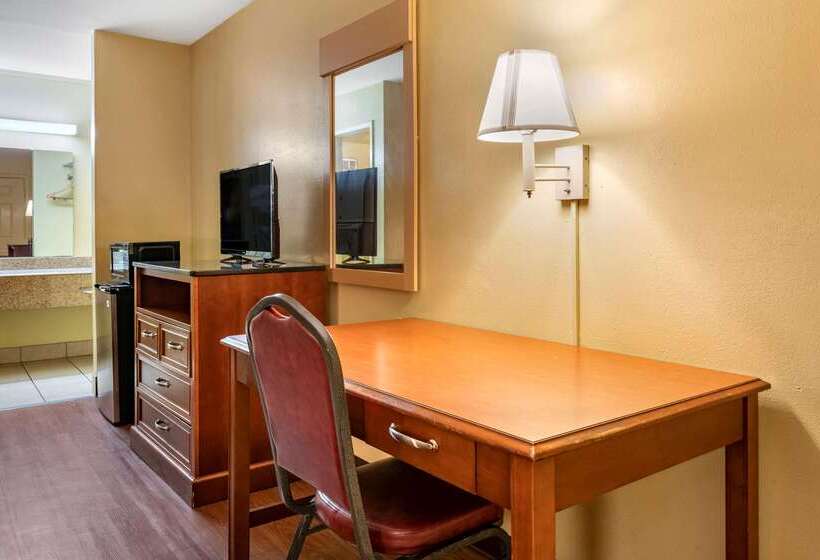 酒店 Econo Lodge Inn & Suites Maingate Central