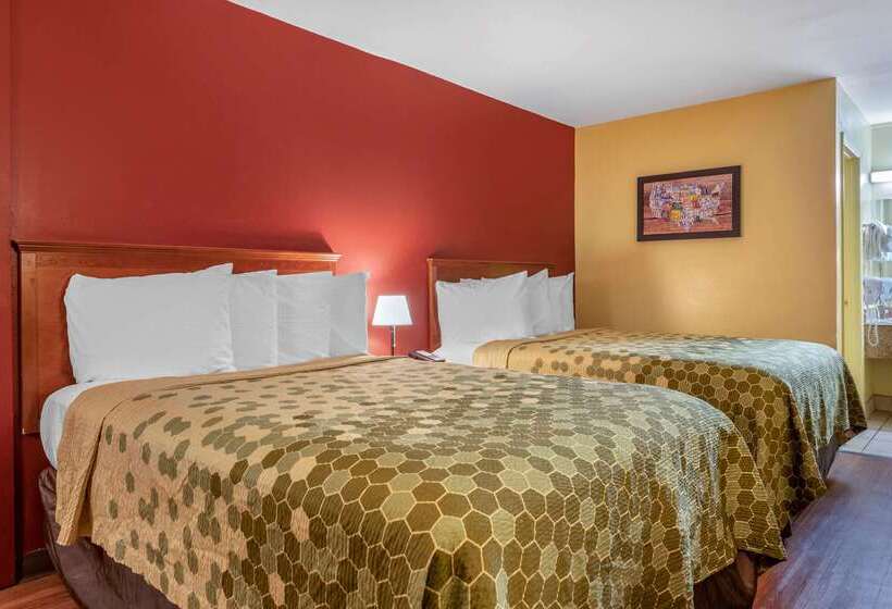 酒店 Econo Lodge Inn & Suites Maingate Central