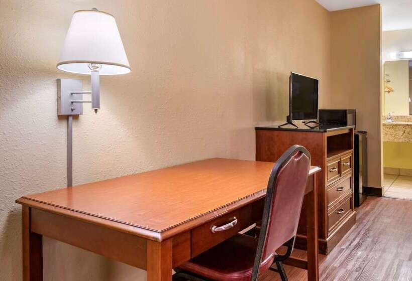 酒店 Econo Lodge Inn & Suites Maingate Central