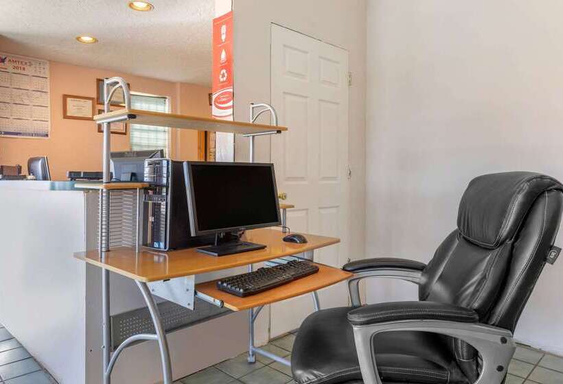 فندق Econo Lodge Socorro