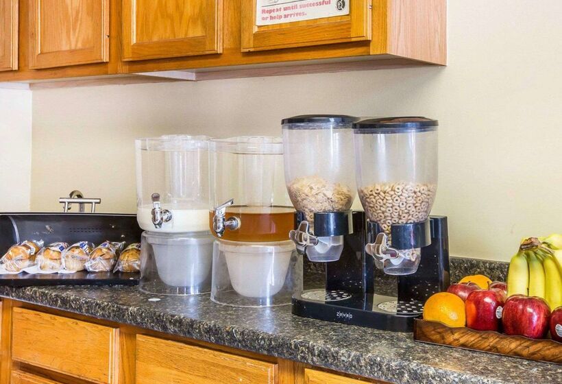 فندق Econo Lodge