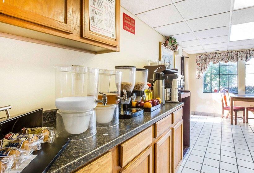 فندق Econo Lodge