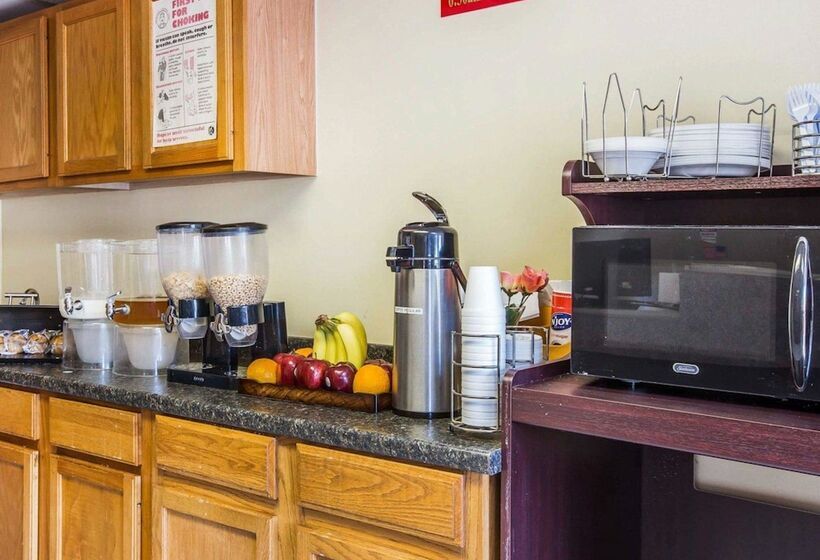 فندق Econo Lodge