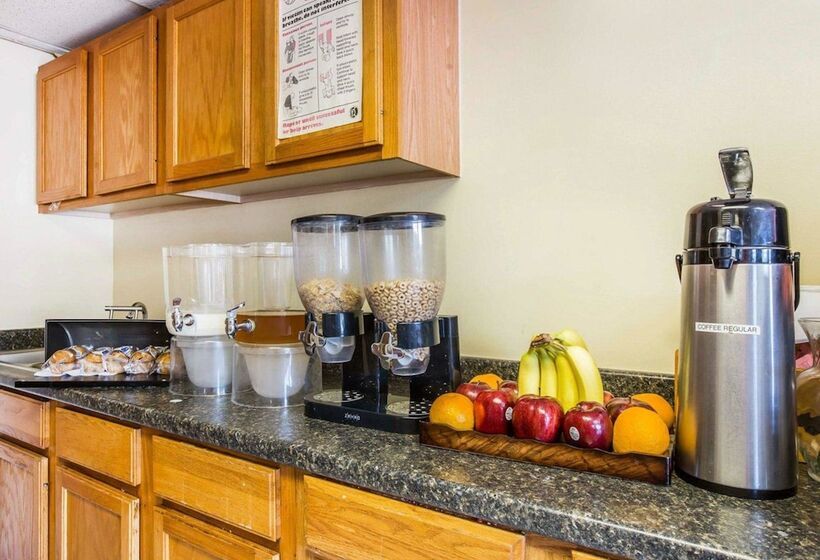 فندق Econo Lodge