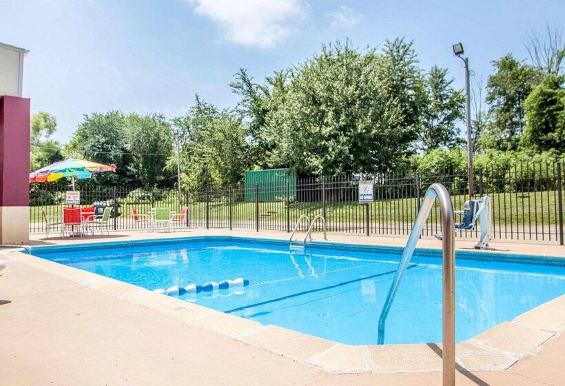 فندق Econo Lodge Kearney   Liberty