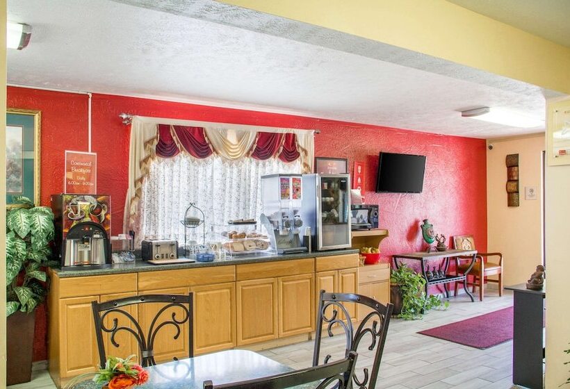 فندق Econo Lodge Lansing  Leavenworth