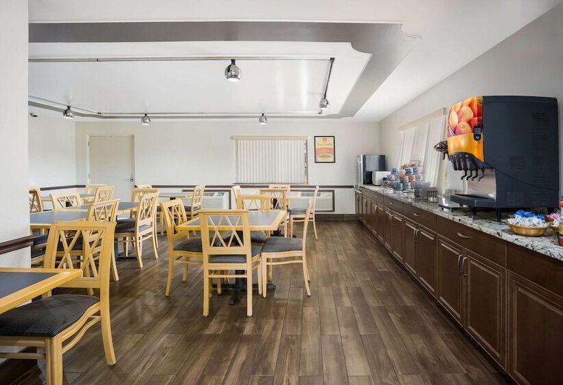 فندق Econo Lodge