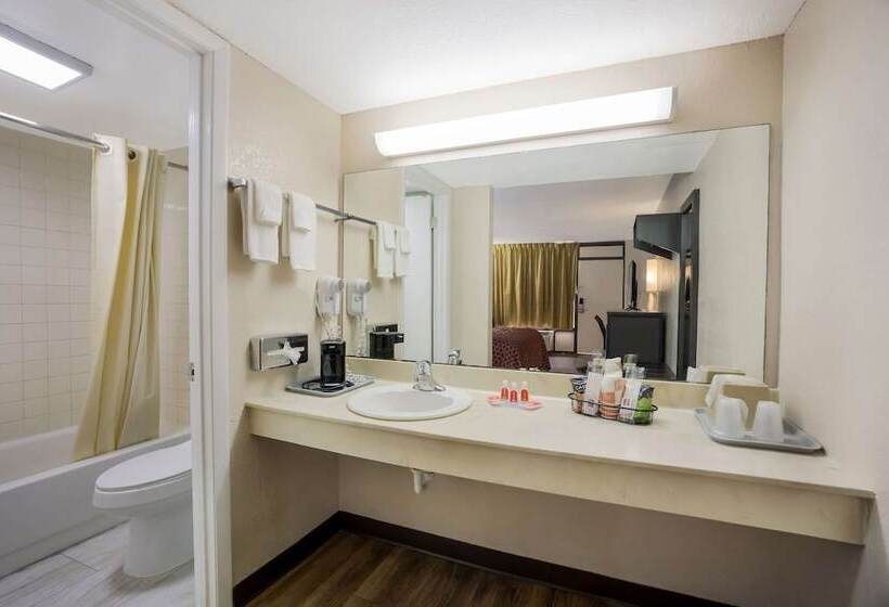 فندق Econo Lodge