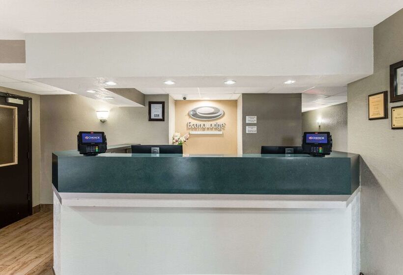 فندق Econo Lodge Madison East
