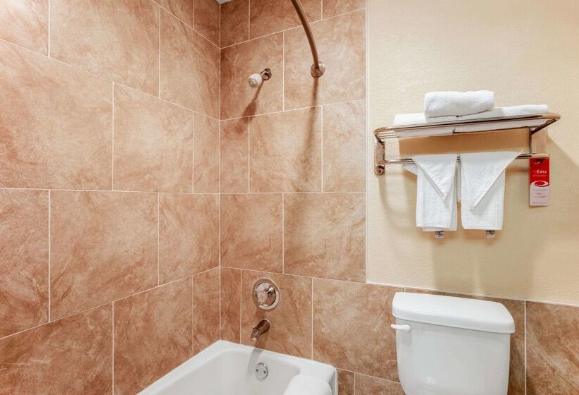 فندق Econo Lodge Madison East