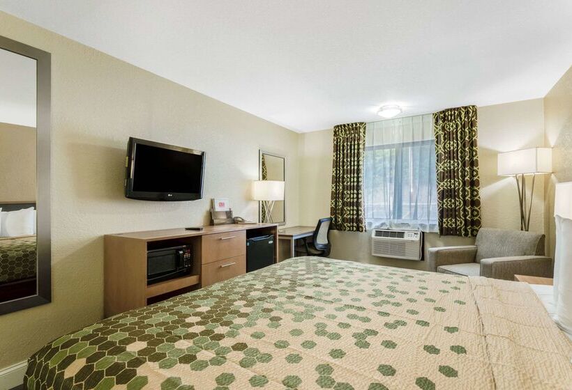 فندق Econo Lodge Madison East