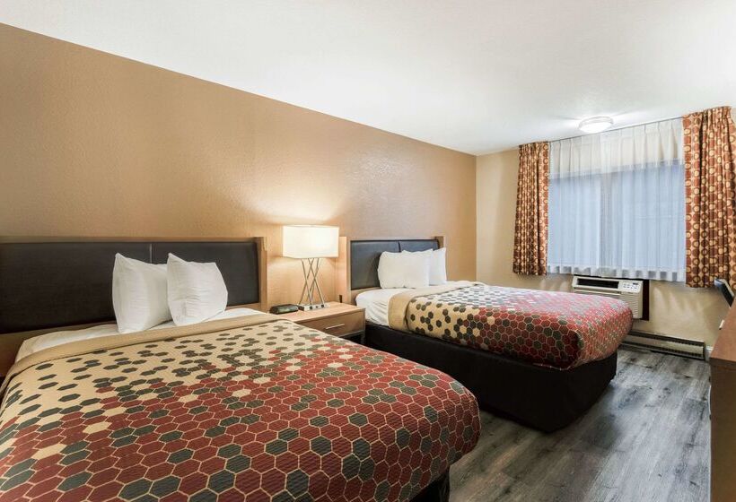 فندق Econo Lodge Madison East