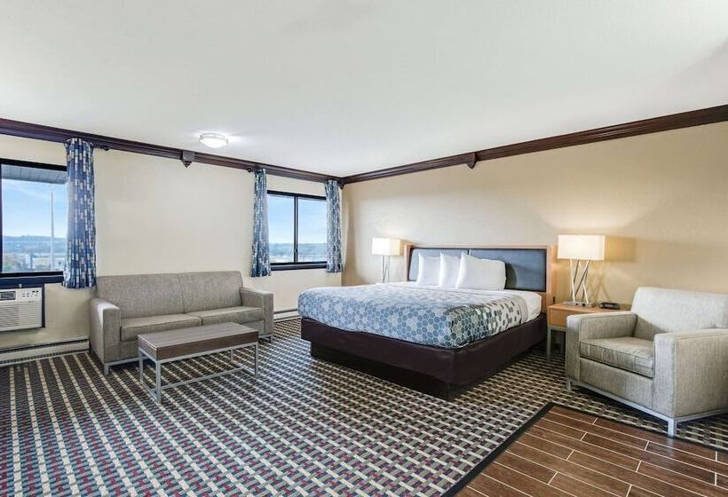 فندق Econo Lodge Madison East