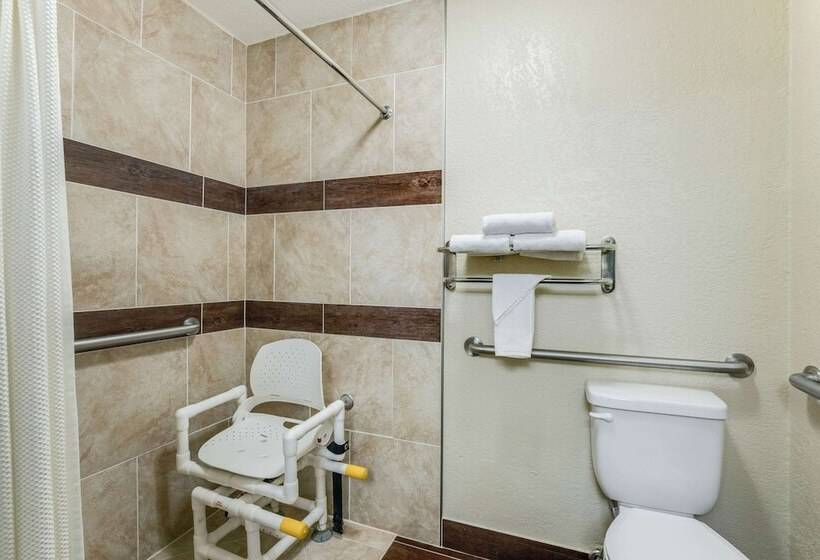 فندق Econo Lodge Madison East