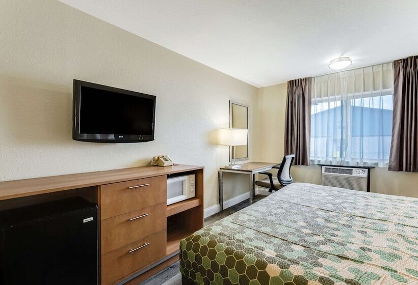 فندق Econo Lodge Madison East