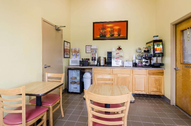 호텔 Econo Lodge Marion I 81