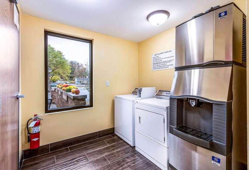 בית מלון כפרי Econo Lodge Mayo Clinic Area