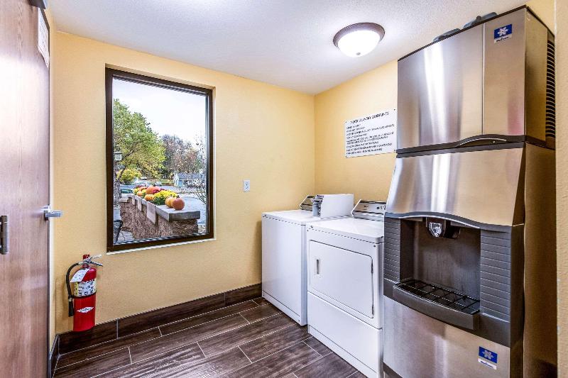 בית מלון כפרי Econo Lodge Mayo Clinic Area