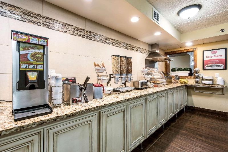 هتل Econo Lodge Mayo Clinic Area