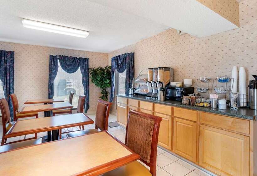 فندق Econo Lodge Pearl