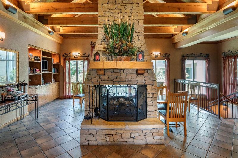 هتل Econo Lodge Pigeon Forge Riverside