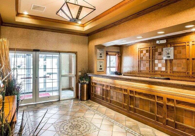 هتل Econo Lodge Pigeon Forge Riverside