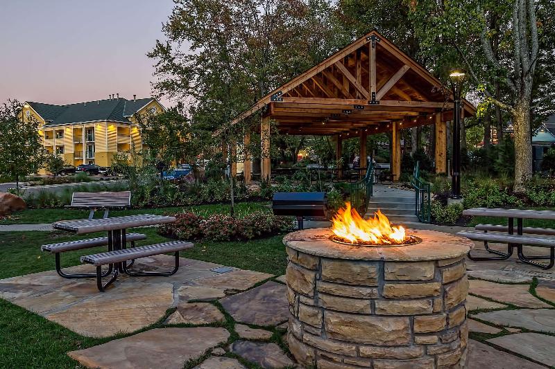 هتل Econo Lodge Pigeon Forge Riverside