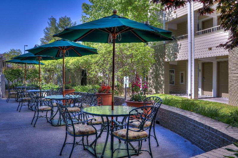 هتل Econo Lodge Pigeon Forge Riverside