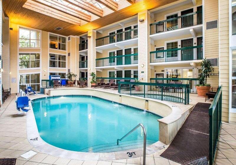 هتل Econo Lodge Pigeon Forge Riverside