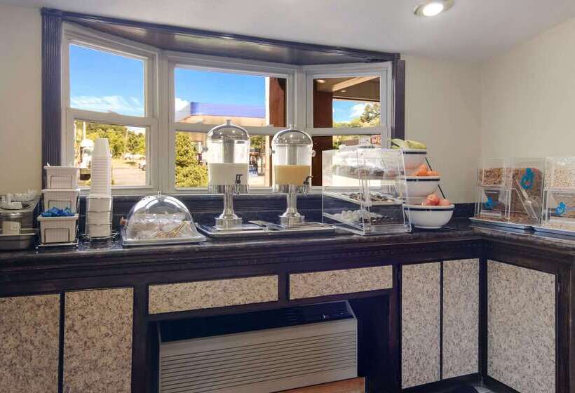 호텔 Econo Lodge Pittsburgh I79