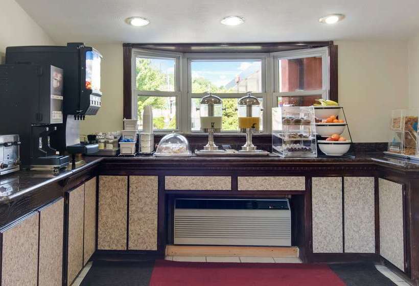 호텔 Econo Lodge Pittsburgh I79