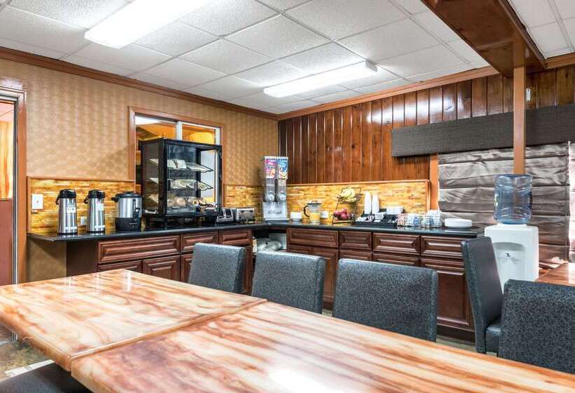 هتل Econo Lodge Rutland City Near Hwy 7