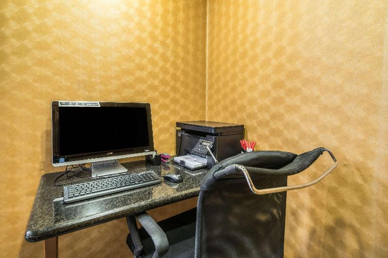 هتل Econo Lodge Rutland City Near Hwy 7