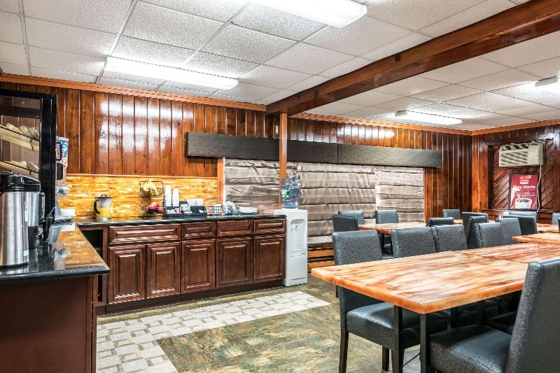 هتل Econo Lodge Rutland City Near Hwy 7