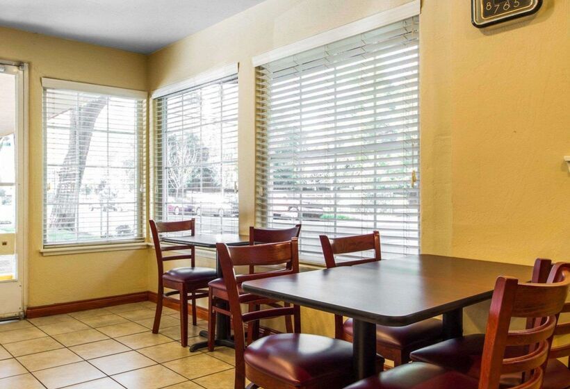 فندق Econo Lodge Sacramento Convention Center