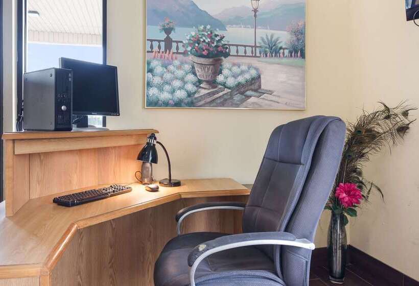 فندق Econo Lodge Saint Robert