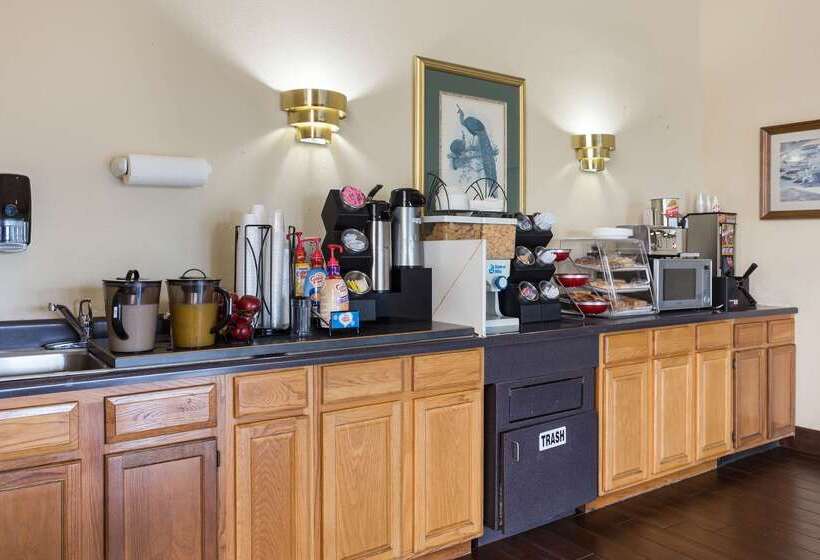 فندق Econo Lodge Saint Robert